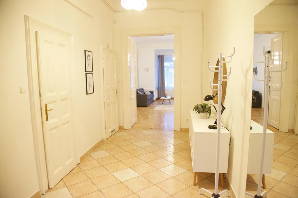 Five Season'S Apartment Budapest Exterior photo